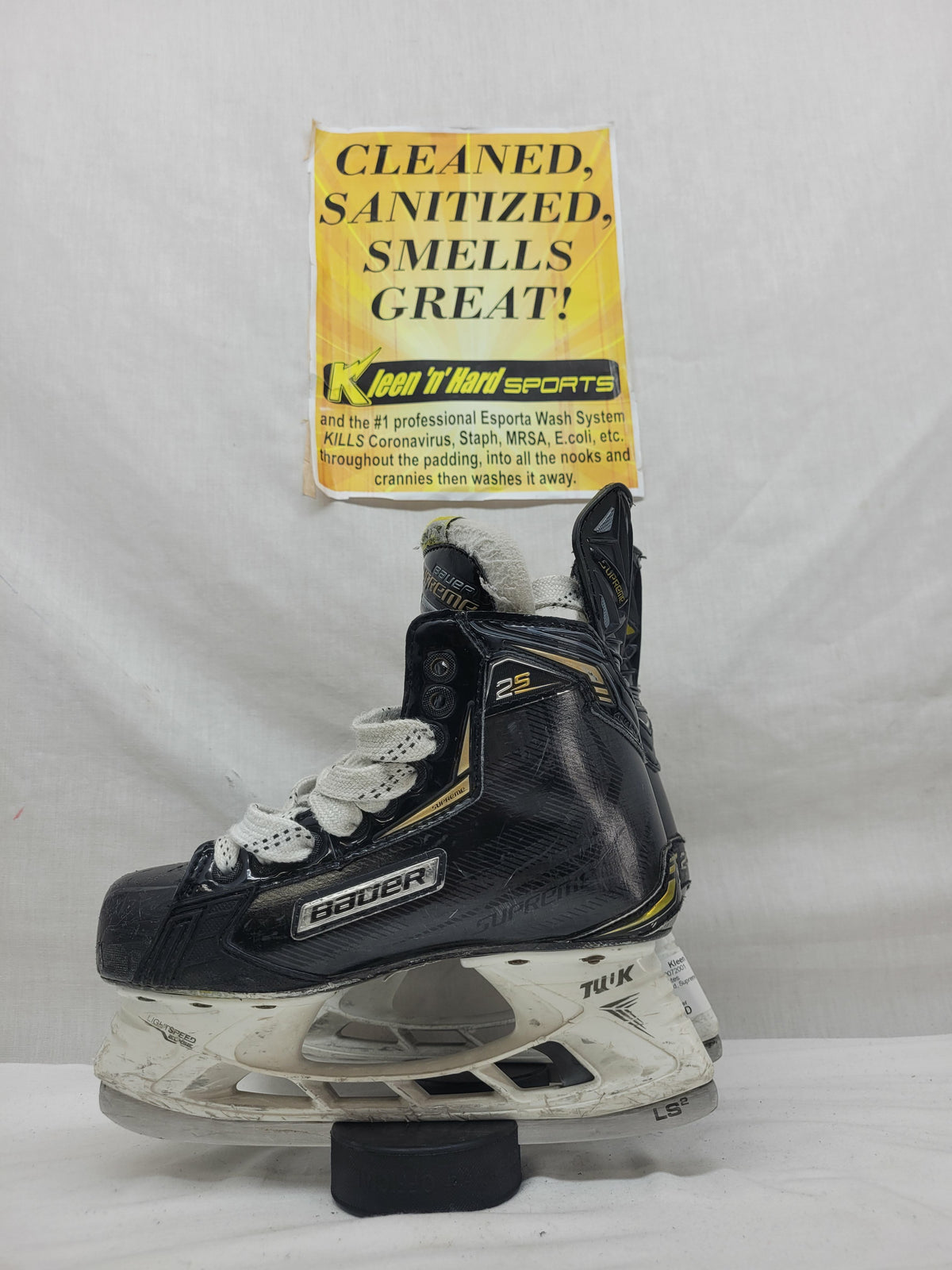 Used Bauer Supreme 2S Size 3 D Ice Hockey Skates