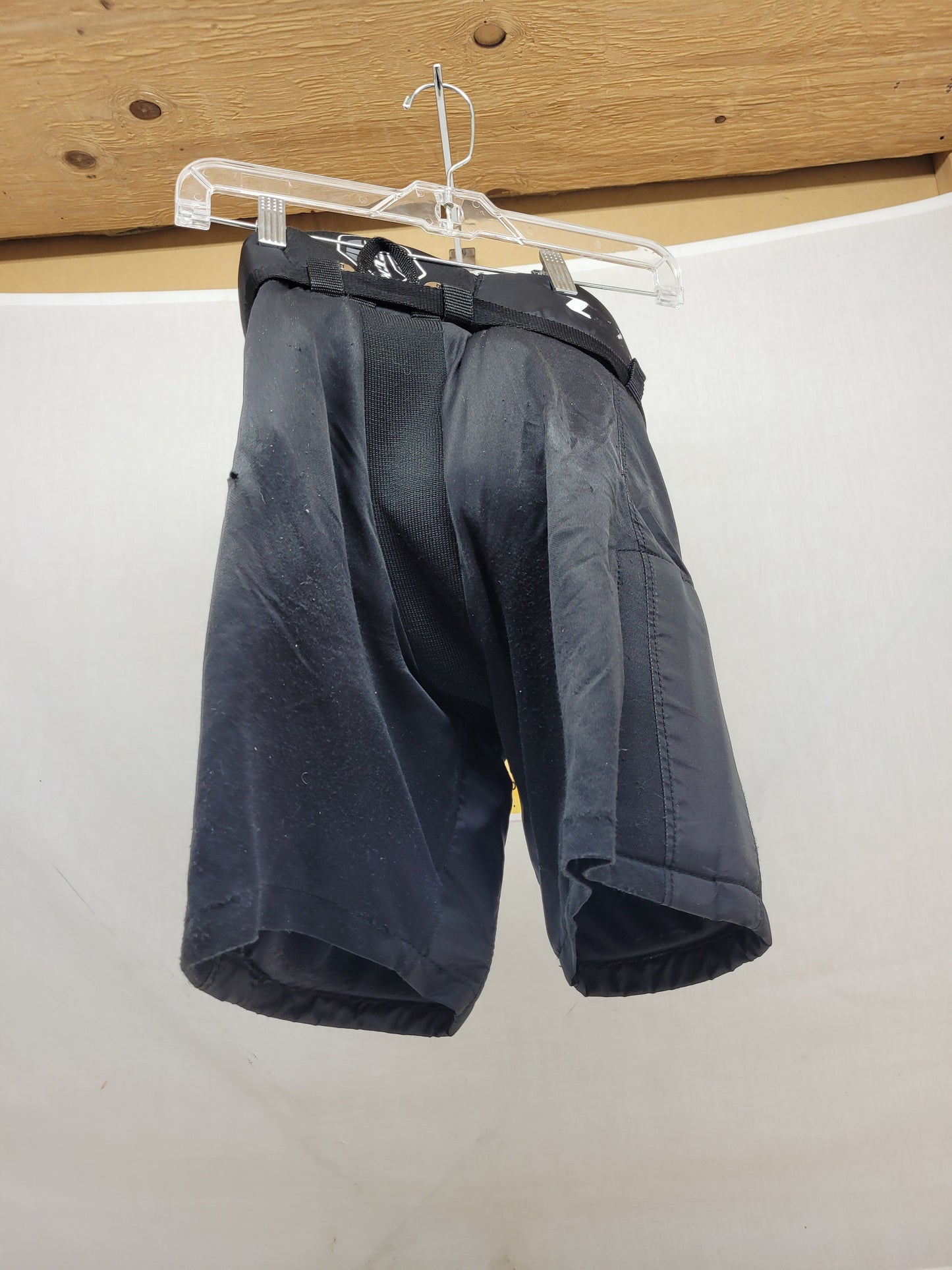 Used CCM HP230 Size Yth L Full Black Ice Hockey Pants