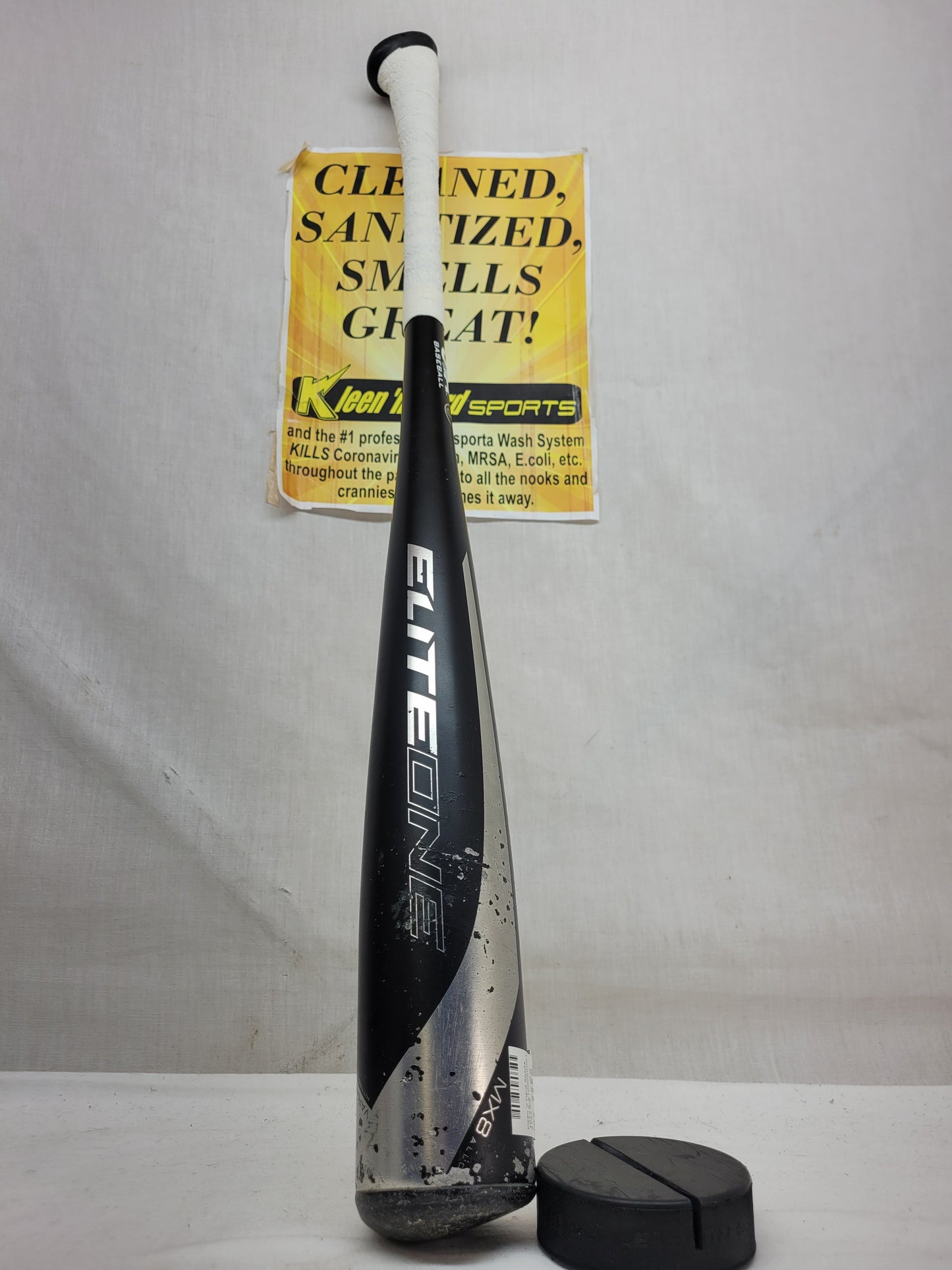 Used Axe Elite ONe Bat Length-Wgt 29" - 21 oz. (-8) Alloy USA Black/Silver Bat