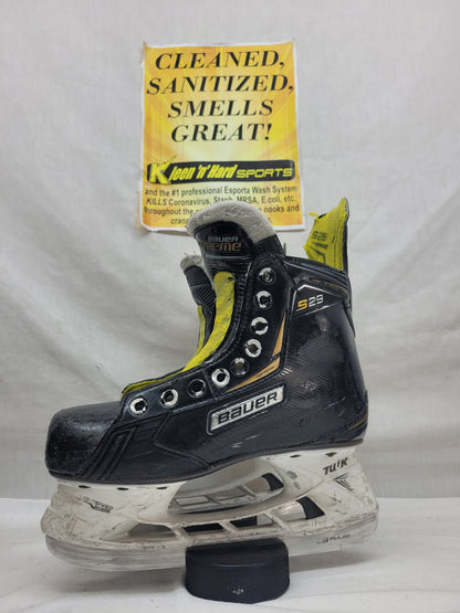 Used Bauer Supreme S29 Size 3.5 D Ice Hockey Skates