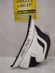 Used Bauer Reactor 4000 Size Int Reg (Rt Hand) White-Black Goalie Blocker