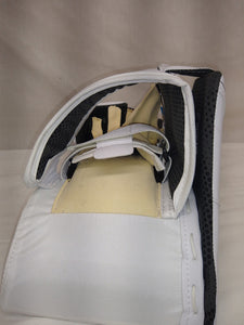 New Bauer GSX Size Jr Reg (Rt Hand) White/Silver Hockey Goalie Goalie Blocker