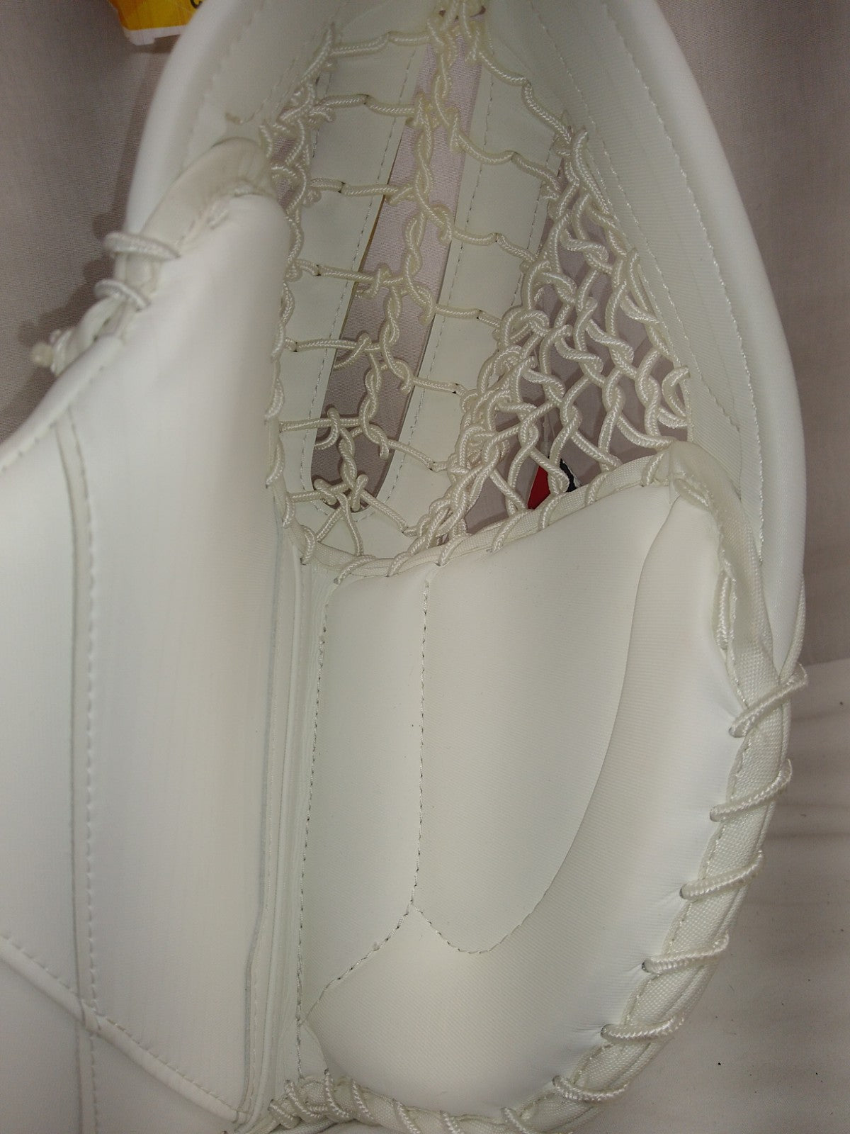 New CCM AXIS 2.9 Reg (Lt Hand) Sz Sr White Ice Hockey Goalie Catcher