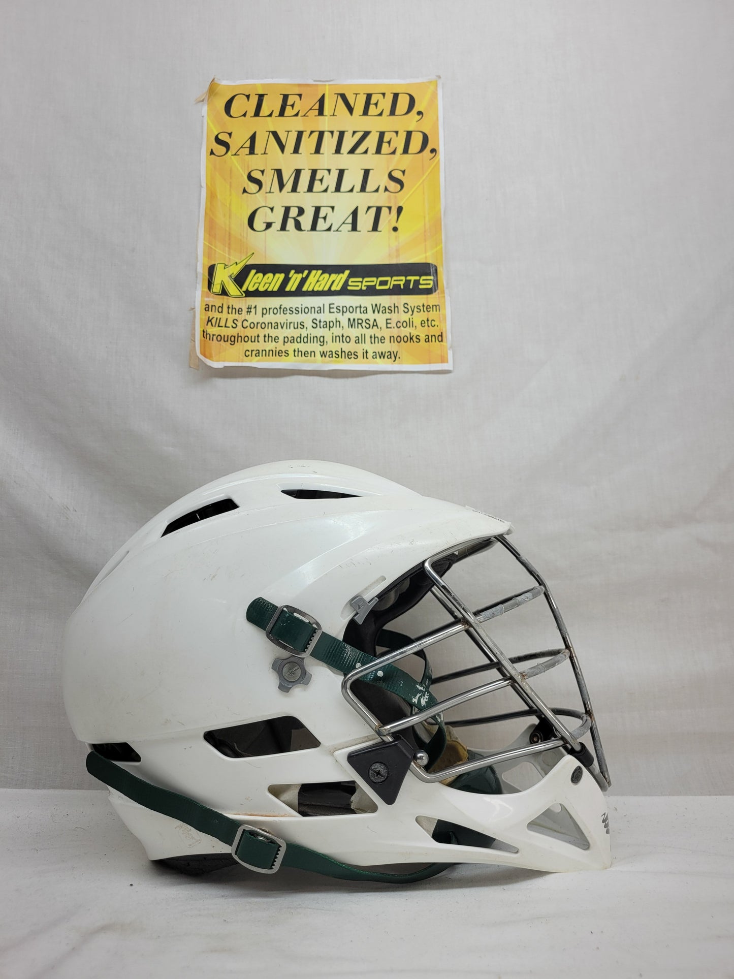 Used Cascade Pro7 Size S/M White/Green Lacrosse Helmet