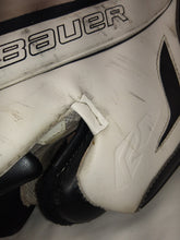 Used Bauer Reactor 4000 Size Int Reg (Rt Hand) White-Black Goalie Blocker