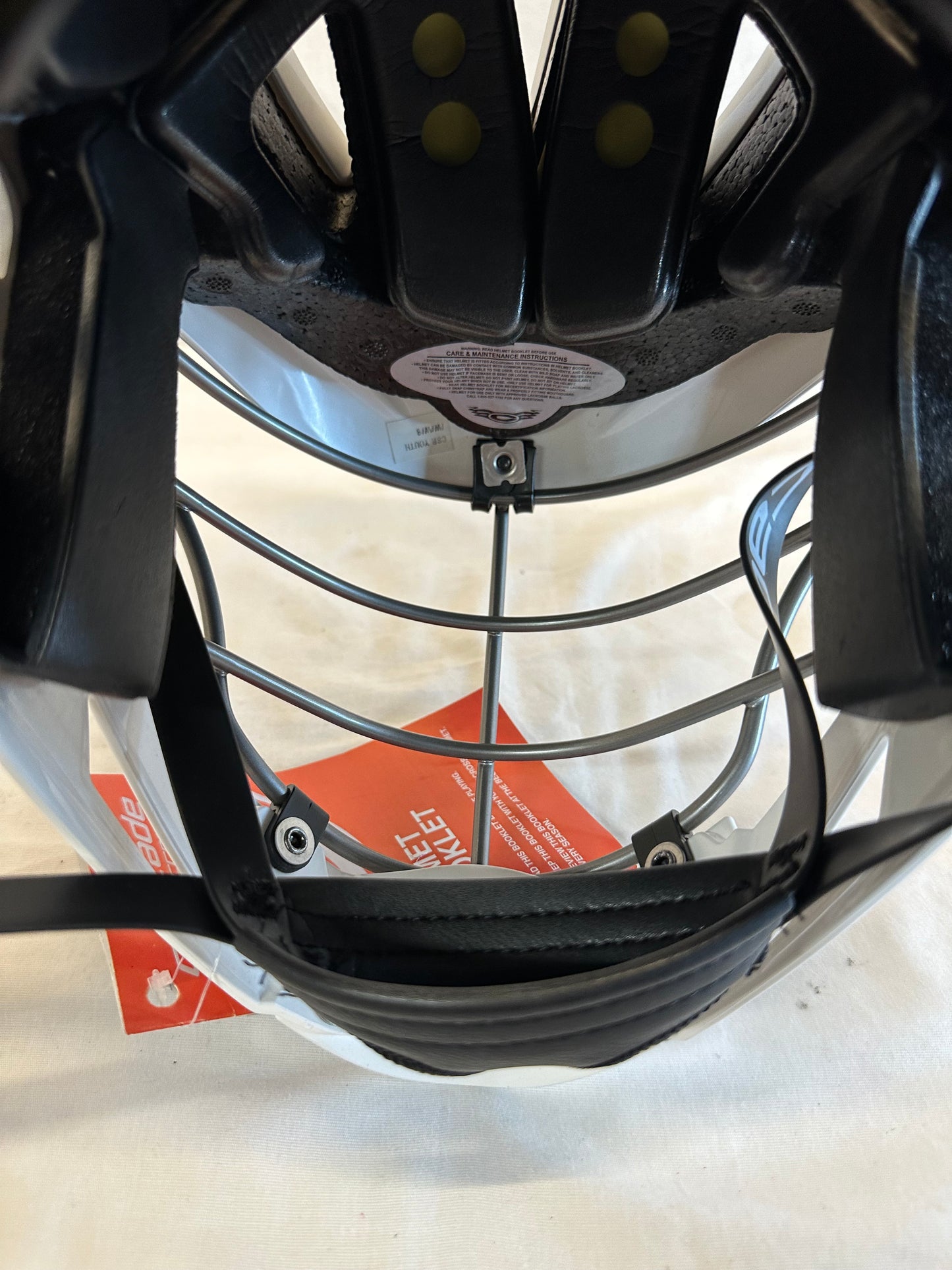 New Cascade CS-R Size OSFM Yth U12 White Yth Lacrosse Helmet